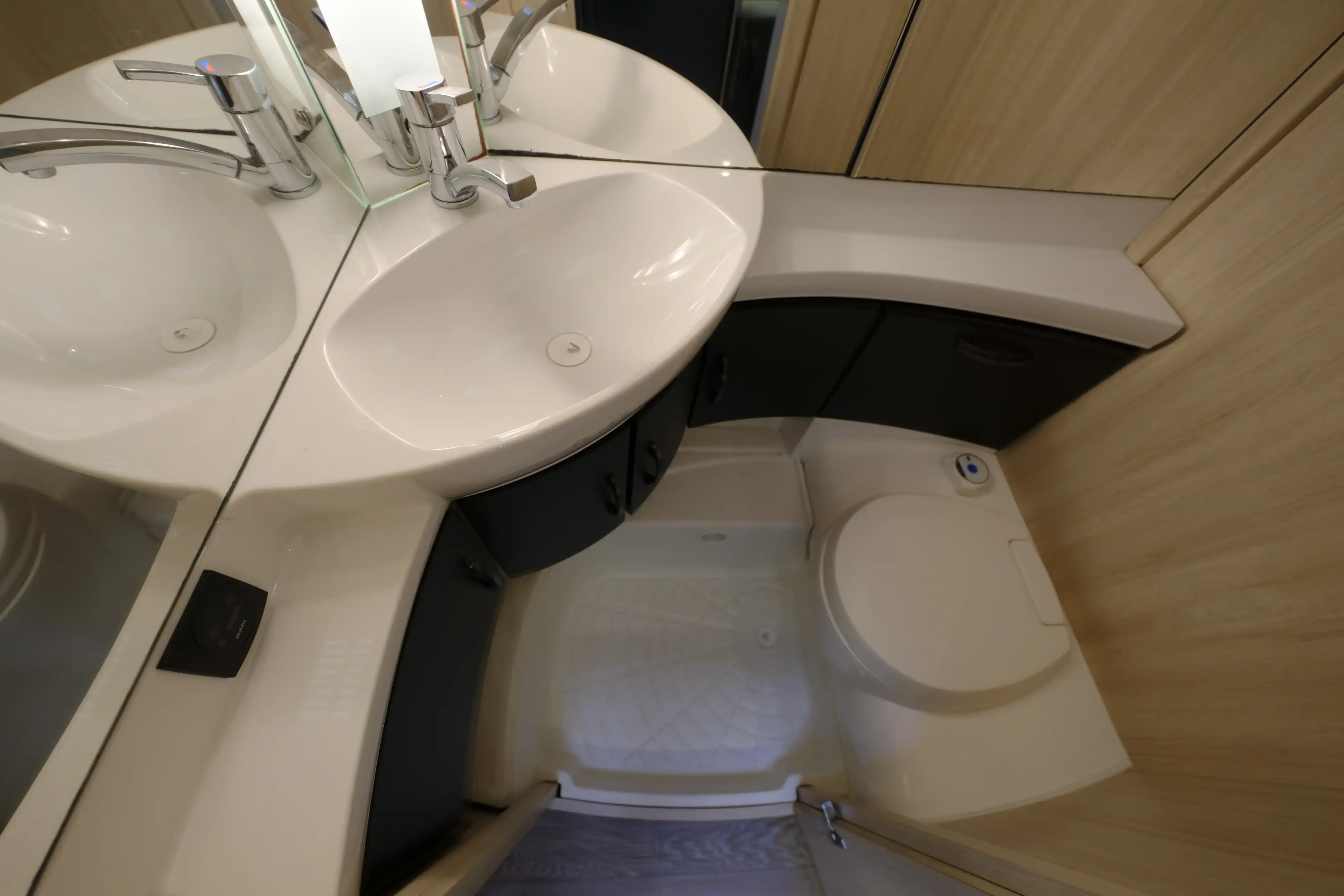 HOBBY De Luxe Edition 440 SF - Ansicht 12